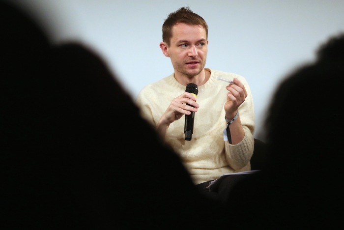 Sascha Pohflepp at "Middle Session: The Alien Middle", transmediale 2017